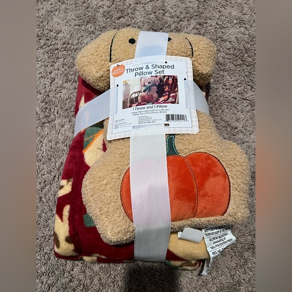 Perfect Harvest Fall Throw & Plush Pillow Set – Pumpkin Dog - Picture 3 of 4